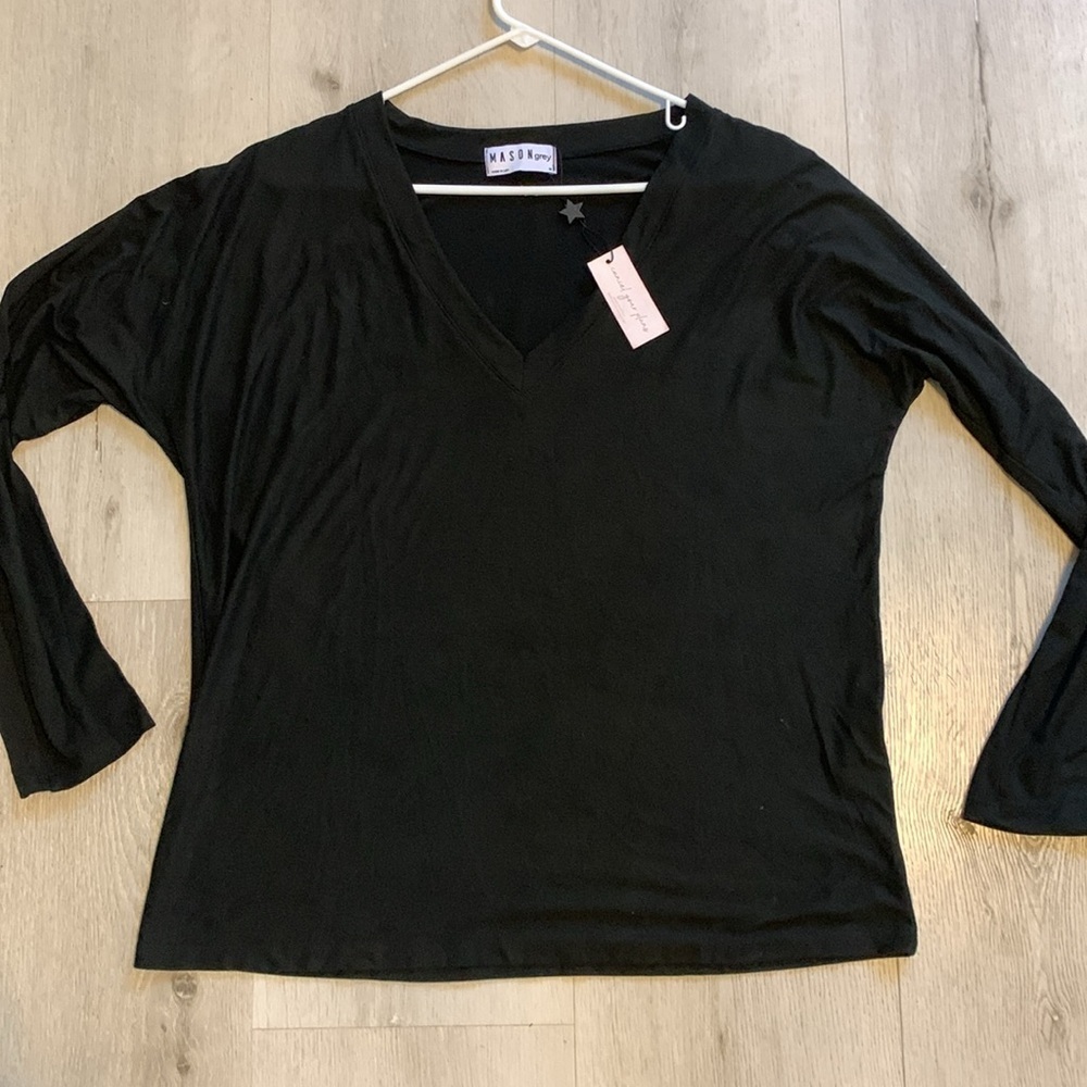 Mason grey long sleeves t shirt v neck NWT size‎ M black solid soft